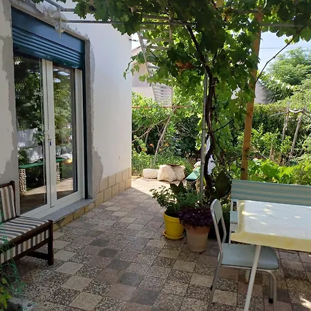 Nina Apartman Barbat na Rabu