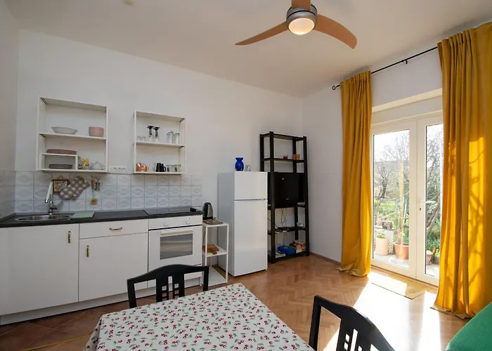 Nina Apartment *